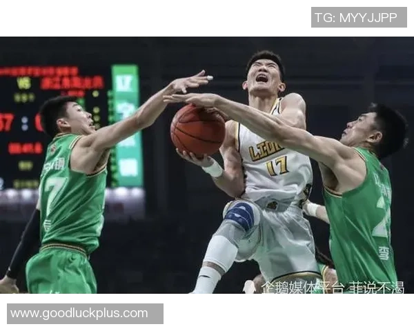 武汉篮球队灵活应变的战术分析与未来发展展望