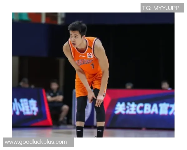 武汉篮球队在选拔赛中以95分稳居积分榜首位，表现抢眼