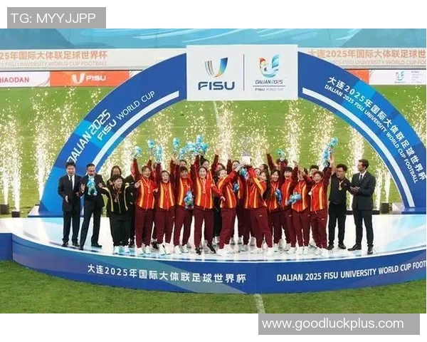 上海足球队在足球团队协作排行榜中荣获第八名展现出强大团队精神与默契配合