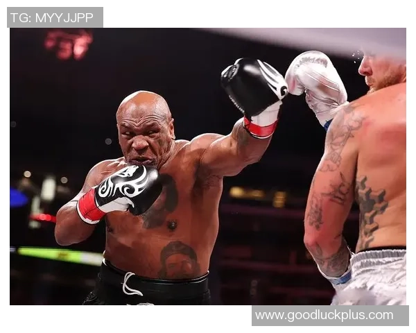 练拳的足球明星是谁他在绿茵场上的传奇与拳击的热情交织在一起 练拳的足球明星是谁他在绿茵场上的传奇与拳击的热情交织在一起