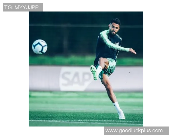 足球明星女性头像精选展示展现魅力与风采的足球女神形象