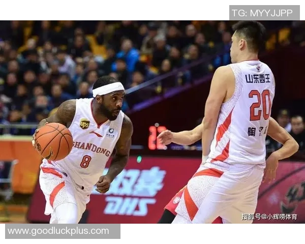 南京足球队以63分稳居世界锦标赛积分榜首位展现强劲实力